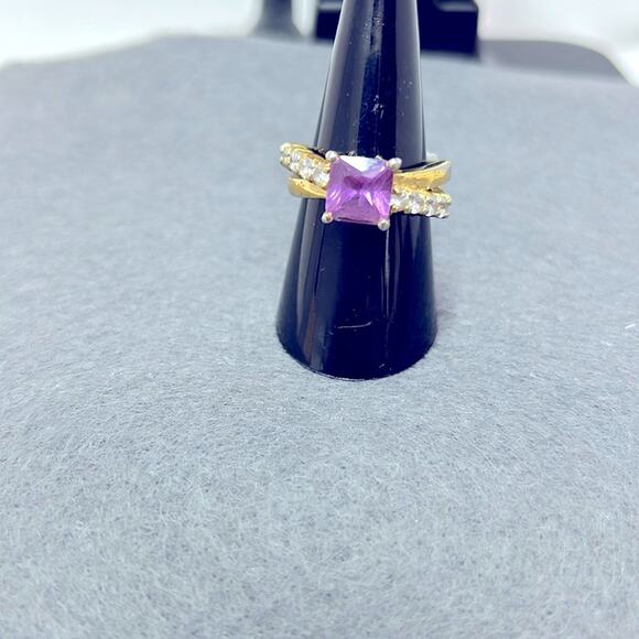 Vintage Purple Stone Ring from Thailand 4 Clear Stones on Each Side size 8 - Picture 1 of 11